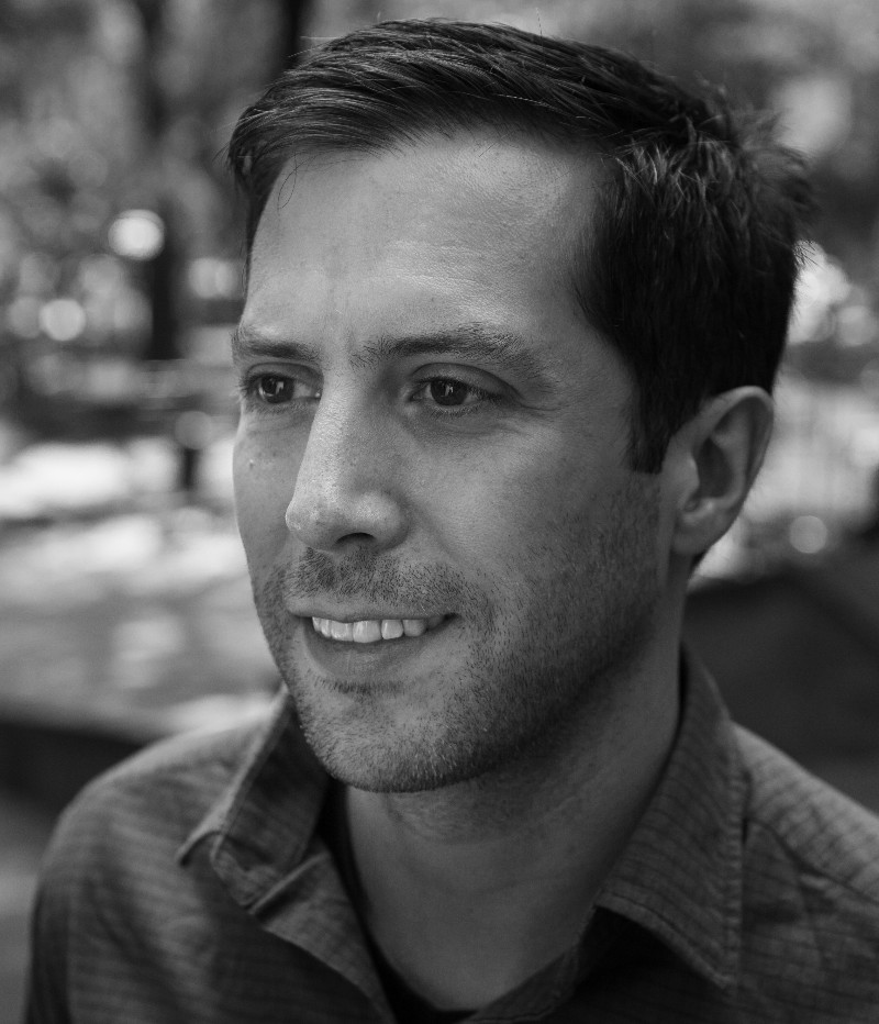 Santiago  Esteinou